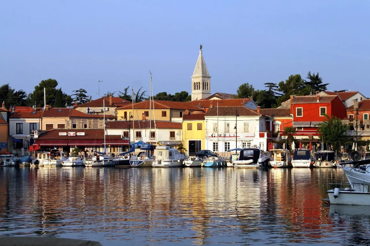 Apartments With A Parking Space Novigrad - 15227  Novigrad Istria